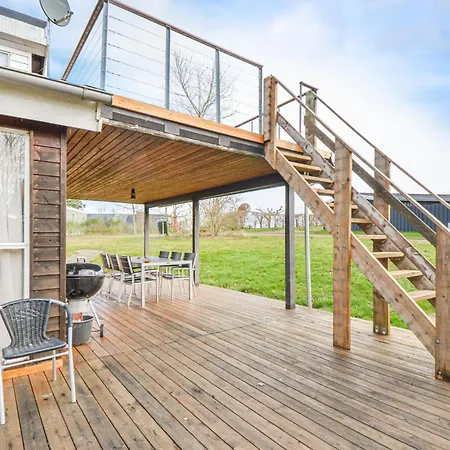 Дом отдыха 3 Bedroom Pet Friendly In *